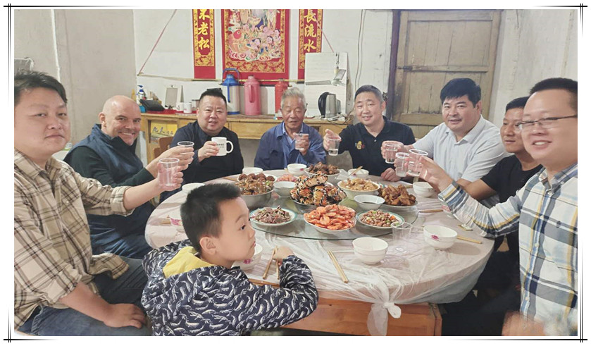 暖心！集團(tuán)董事長(zhǎng)與外籍專家同慶雙節(jié)